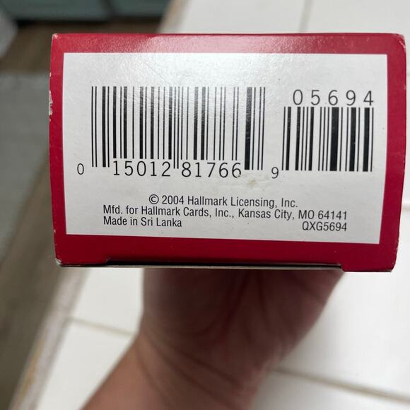 Vintage Hallmark Keepsake Fourth Christmas Ornament Cat School Desk 2004 - Picture 2 of 2